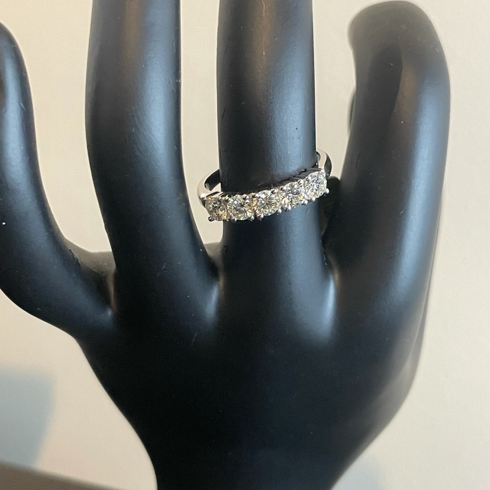 14K 2.00 cttw Round VS Diamond Band